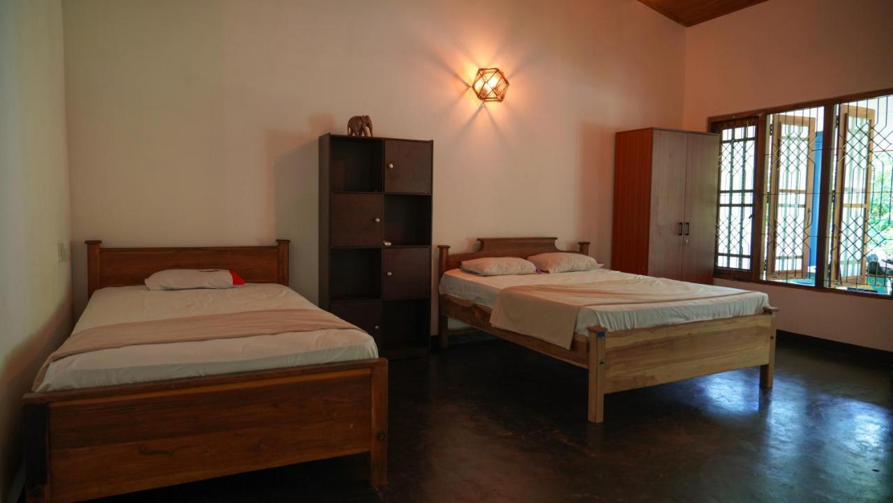 Jayanti'S Hotel Сигирия Екстериор снимка